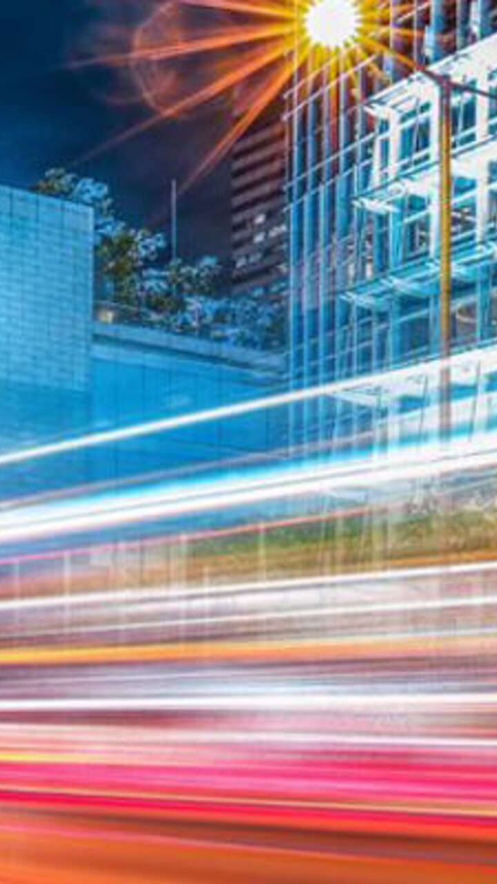 building-in-the-night-traffic-bdo