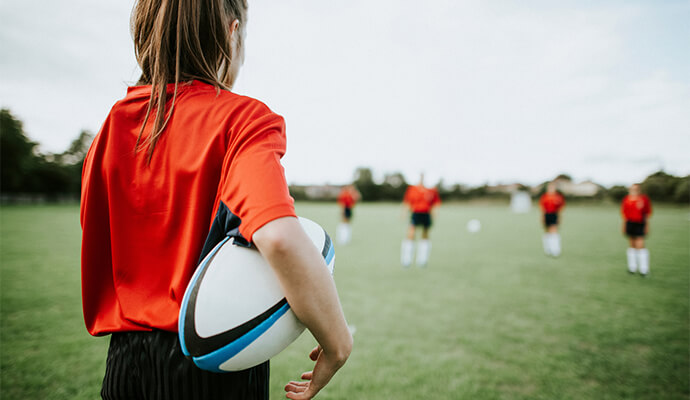 girls-rugby-team-on-field-bdo