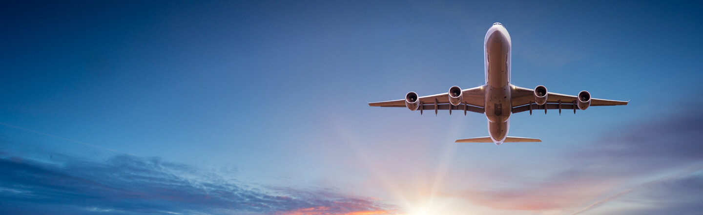 white-airliner