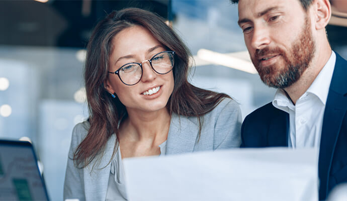 accountant-with-calculator-on-desk-bdo