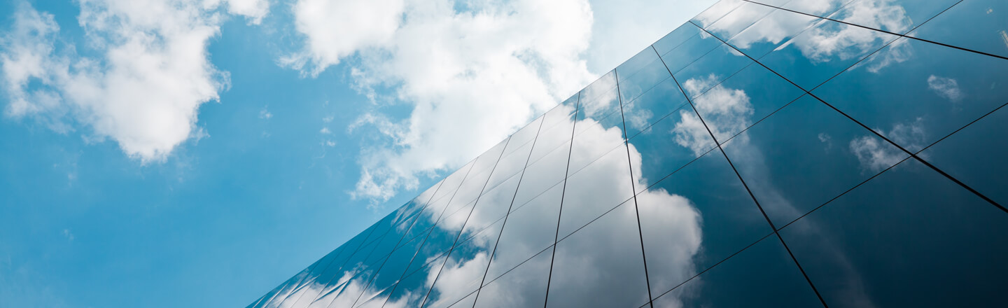 sky-reflection-on-skyscrapper