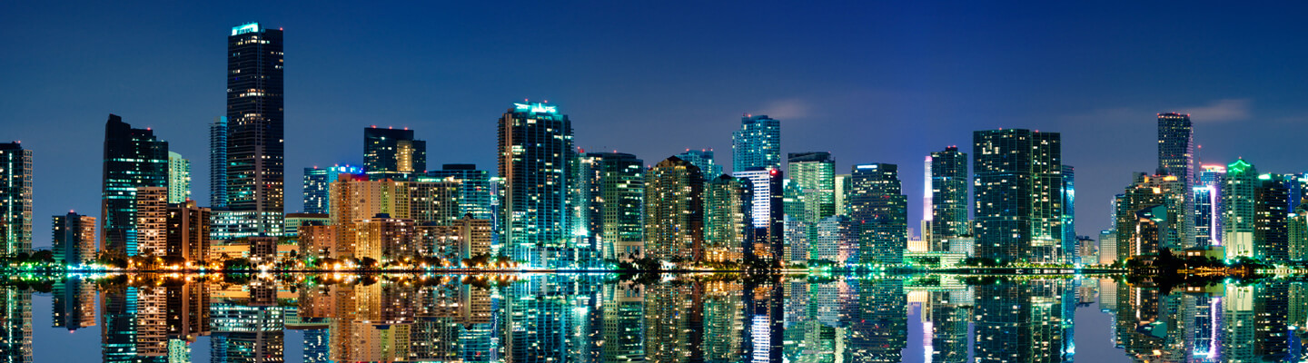 buildings-in-the-night-water-reflection-bdo