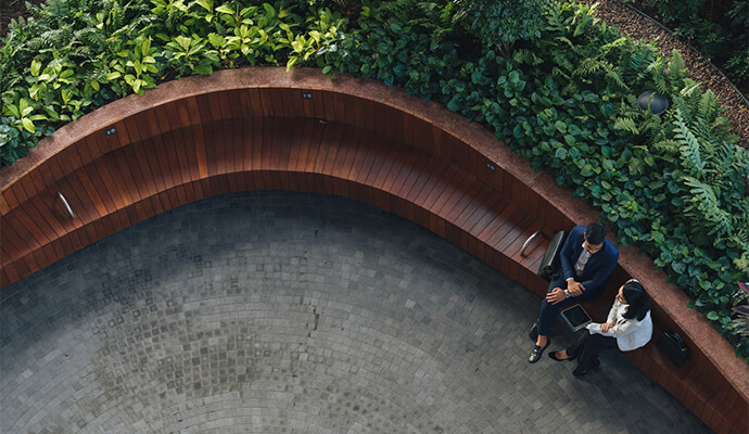 couple-sitting-on-wooden-outdoor-bdo